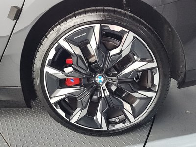 صورة 8 لـ 2025 BMW 5 SERIES
