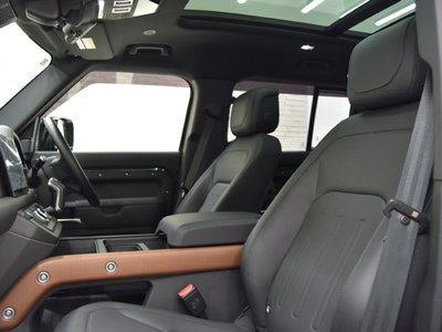 LAND ROVER DEFENDER - 9