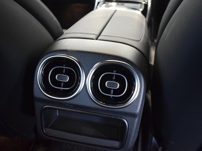 2025 Mercedes-BENZ C-CLASS thumbnail 18