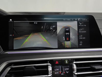 2022 BMW X7 — миниатюра 21