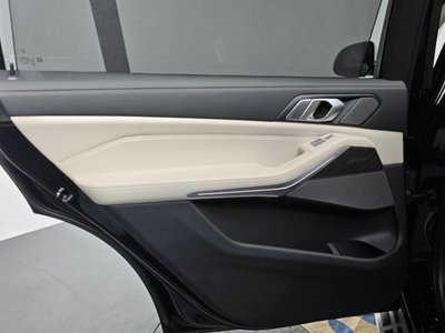 2022 BMW X7 — миниатюра 15