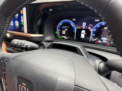 2025 Toyota CROWN SPORT thumbnail 40