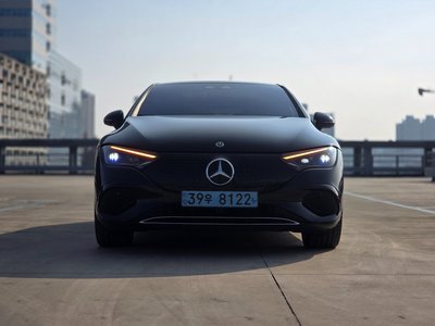 MERCEDES-BENZ EQE - 2