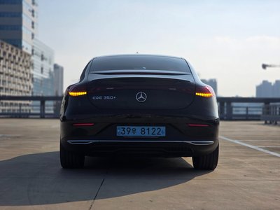 MERCEDES-BENZ EQE - 7