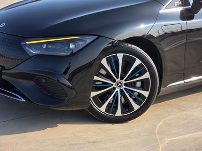 MERCEDES-BENZ EQE - 3