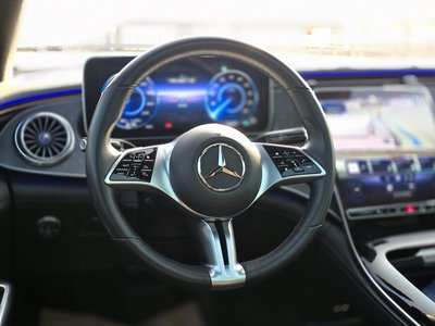 MERCEDES-BENZ EQE - 8