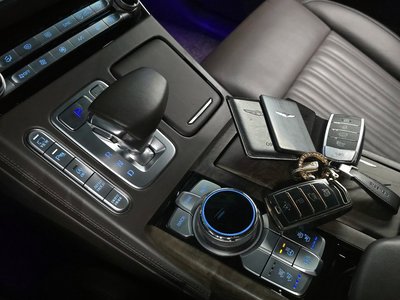 2019 Genesis G90 缩略图 12