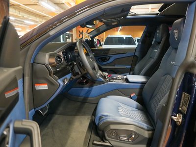 LAMBORGHINI URUS - 4