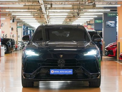 LAMBORGHINI URUS - 1