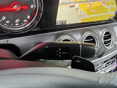 MERCEDES-BENZ E-CLASS - 9