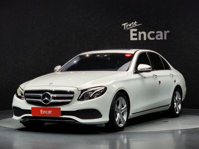 MERCEDES-BENZ E-CLASS - 1
