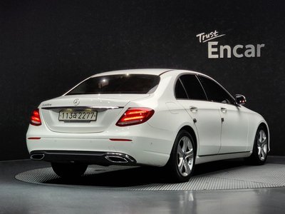 MERCEDES-BENZ E-CLASS - 3