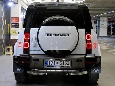 LAND ROVER DEFENDER - 6