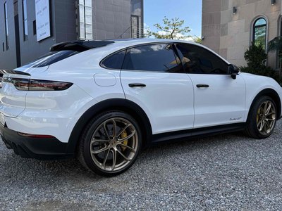 صورة 4 لـ 2022 Porsche CAYENNE