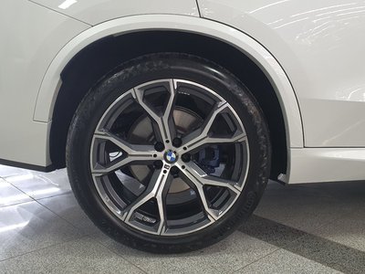 صورة 6 لـ 2025 BMW X5