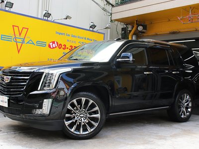 2020 Cadillac ESCALADE photo 2