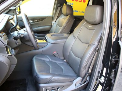 2020 Cadillac ESCALADE — миниатюра 31