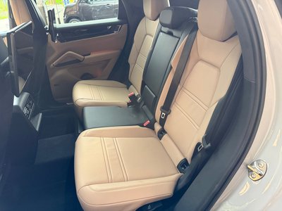 2024 Porsche CAYENNE — миниатюра 16