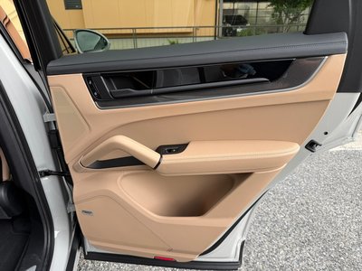 2024 Porsche CAYENNE — миниатюра 35