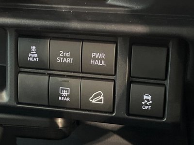 TOYOTA LAND CRUISER 70 - 7