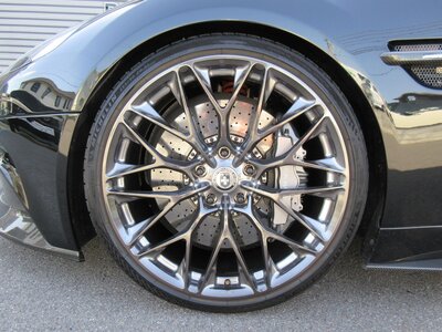 ASTON MARTIN VANQUISH - 7