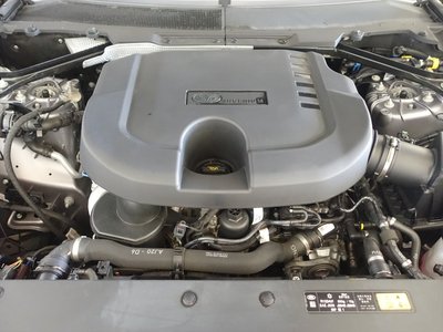 LAND ROVER DEFENDER - 6