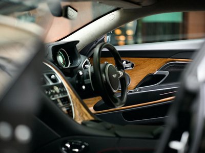2017 Aston Martin DB11 photo 4