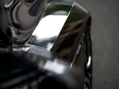 2017 Aston Martin DB11 photo 3
