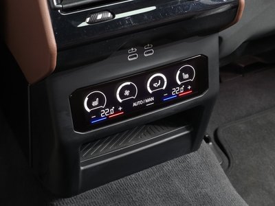 صورة مصغرة 32 لـ 2023 BMW 5 SERIES