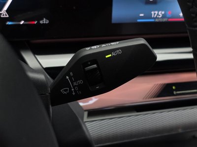صورة مصغرة 28 لـ 2023 BMW 5 SERIES