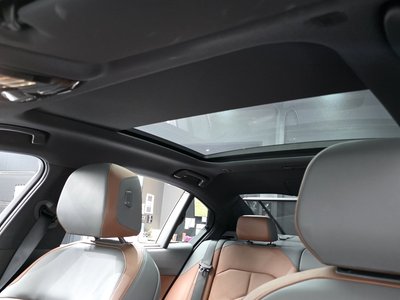 صورة مصغرة 25 لـ 2023 BMW 5 SERIES
