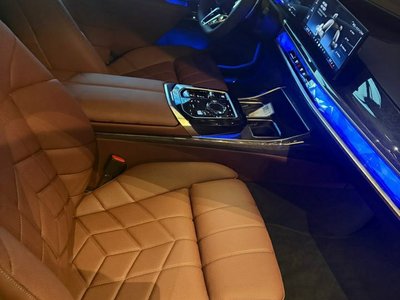 BMW 7 SERIES - 8