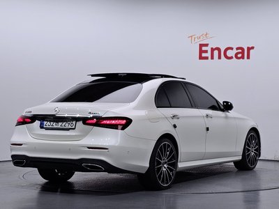 MERCEDES-BENZ E-CLASS - 5