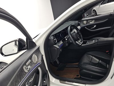 MERCEDES-BENZ E-CLASS - 10