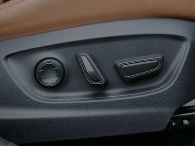 TOYOTA CROWN SPORT - 6