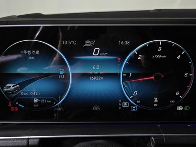 MERCEDES-BENZ GLE - 8