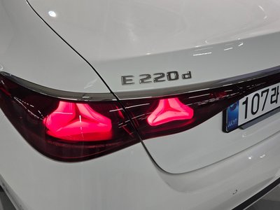 2025 Mercedes-BENZ E-CLASS — миниатюра 13