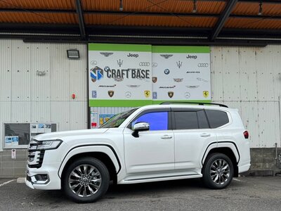 TOYOTA LAND CRUISER 300