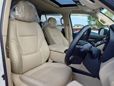 2025 Toyota LAND CRUISER 300 — миниатюра 12