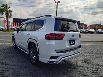 صورة 3 لـ 2025 Toyota LAND CRUISER 300