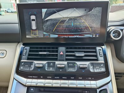 2025 Toyota LAND CRUISER 300 — миниатюра 20
