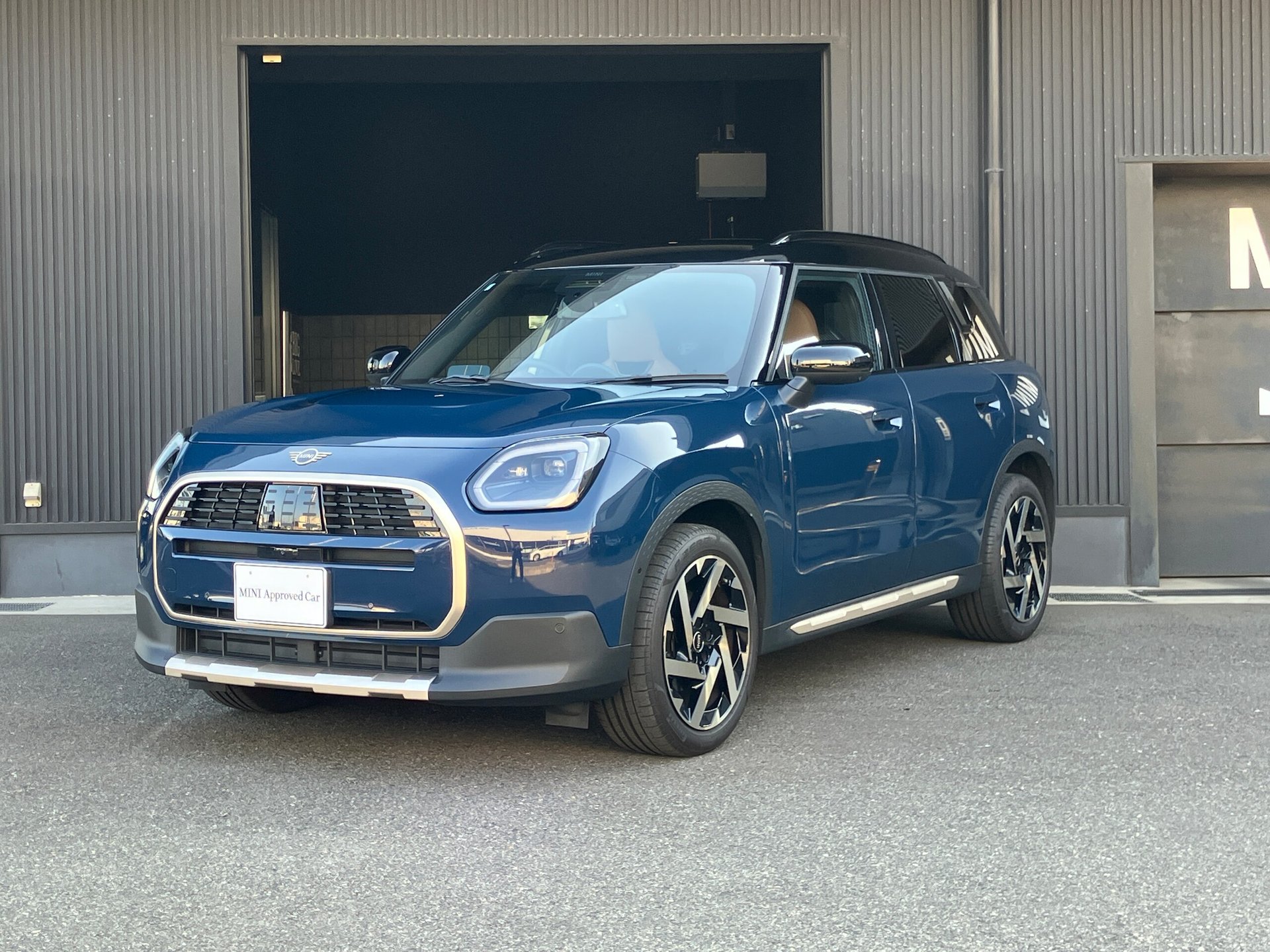 MINI MINI COUNTRYMAN - View 1