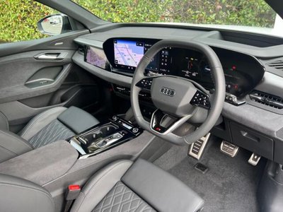 صورة 15 لـ 2025 AUDI Q6 E-TRON