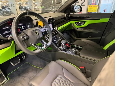 2023 Lamborghini URUS — фото 6