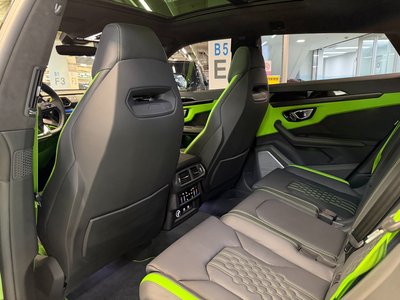 2023 Lamborghini URUS thumbnail 15
