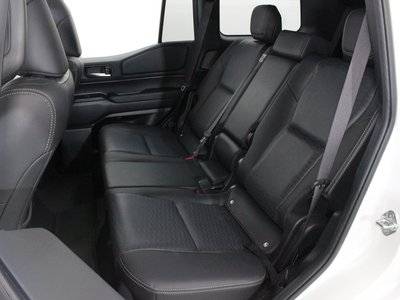 2025 Toyota LAND CRUISER 250 — миниатюра 35