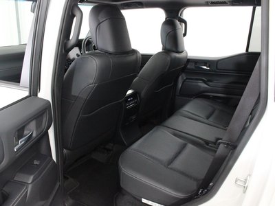 2025 Toyota LAND CRUISER 250 — миниатюра 34
