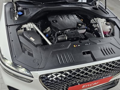 صورة 7 لـ 2023 Genesis GV70