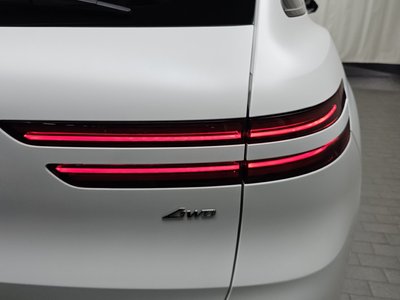 صورة 10 لـ 2023 Genesis GV70