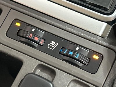 2022 Toyota LAND CRUISER PRADO — миниатюра 24